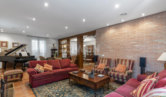 Resale - Villa - Torrevieja - La Veleta