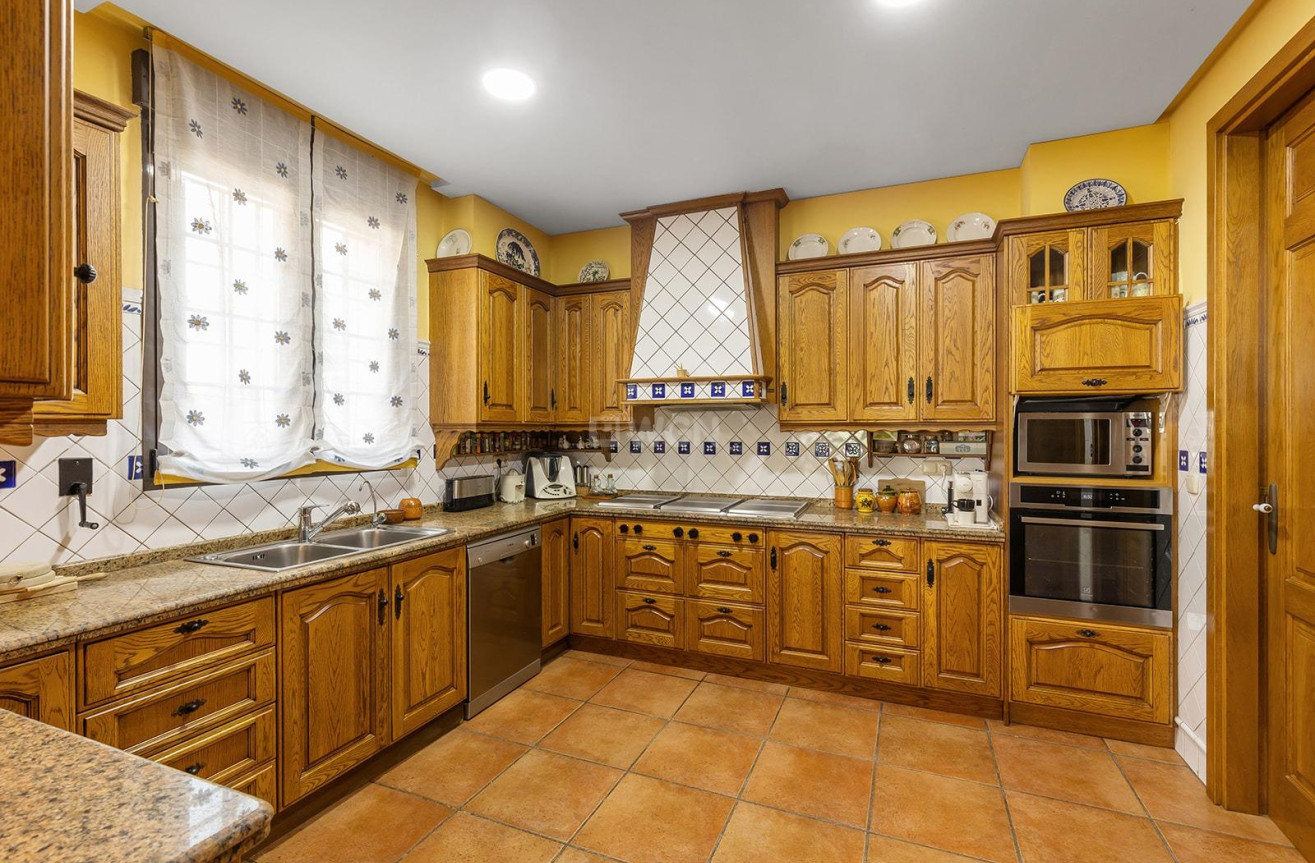Resale - Villa - Torrevieja - La Veleta