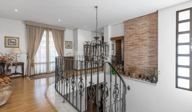 Resale - Villa - Torrevieja - La Veleta