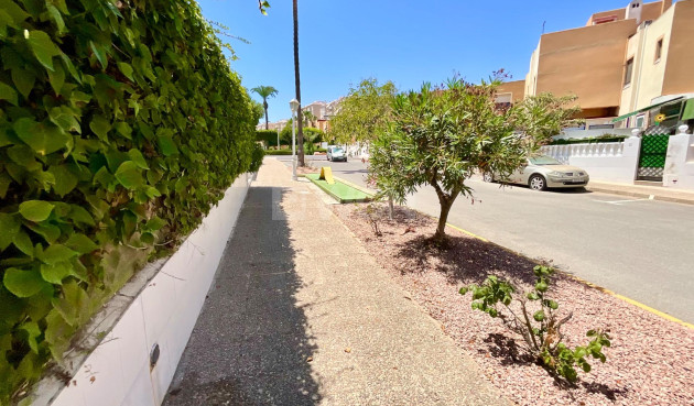 Odsprzedaż - Bungalow - Torrevieja - Torreblanca