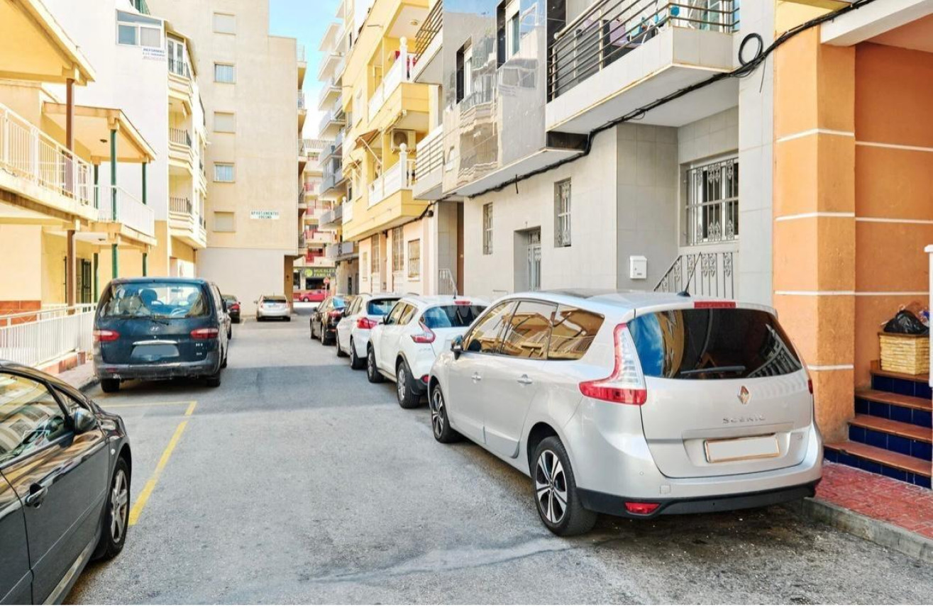 Odsprzedaż - Mieszkanie w bloku - Torrevieja - Centro