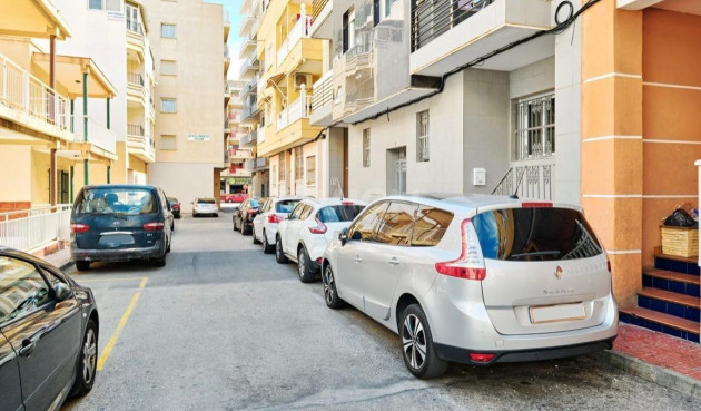 Odsprzedaż - Mieszkanie w bloku - Torrevieja - Centro