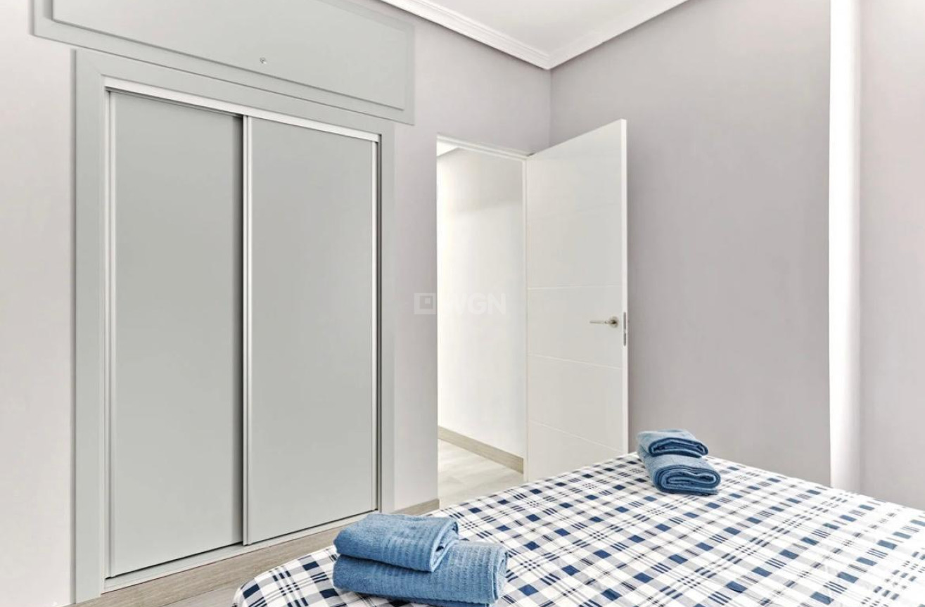 Odsprzedaż - Mieszkanie w bloku - Torrevieja - Centro