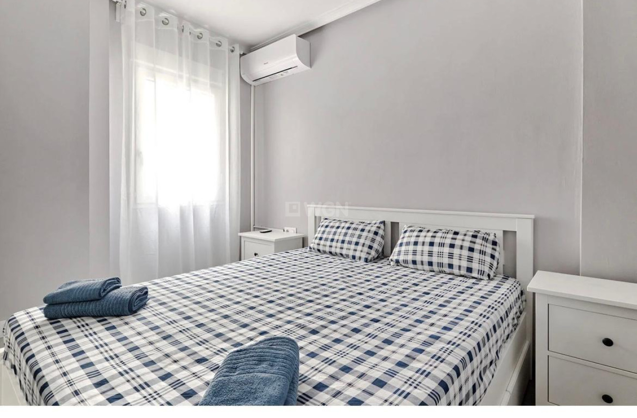 Odsprzedaż - Mieszkanie w bloku - Torrevieja - Centro