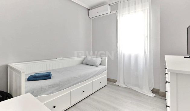 Odsprzedaż - Mieszkanie w bloku - Torrevieja - Centro