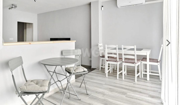 Odsprzedaż - Mieszkanie w bloku - Torrevieja - Centro