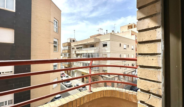 Odsprzedaż - Mieszkanie w bloku - Torrevieja - Centro