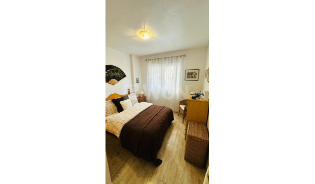 Odsprzedaż - Mieszkanie w bloku - Torrevieja - Costa Blanca