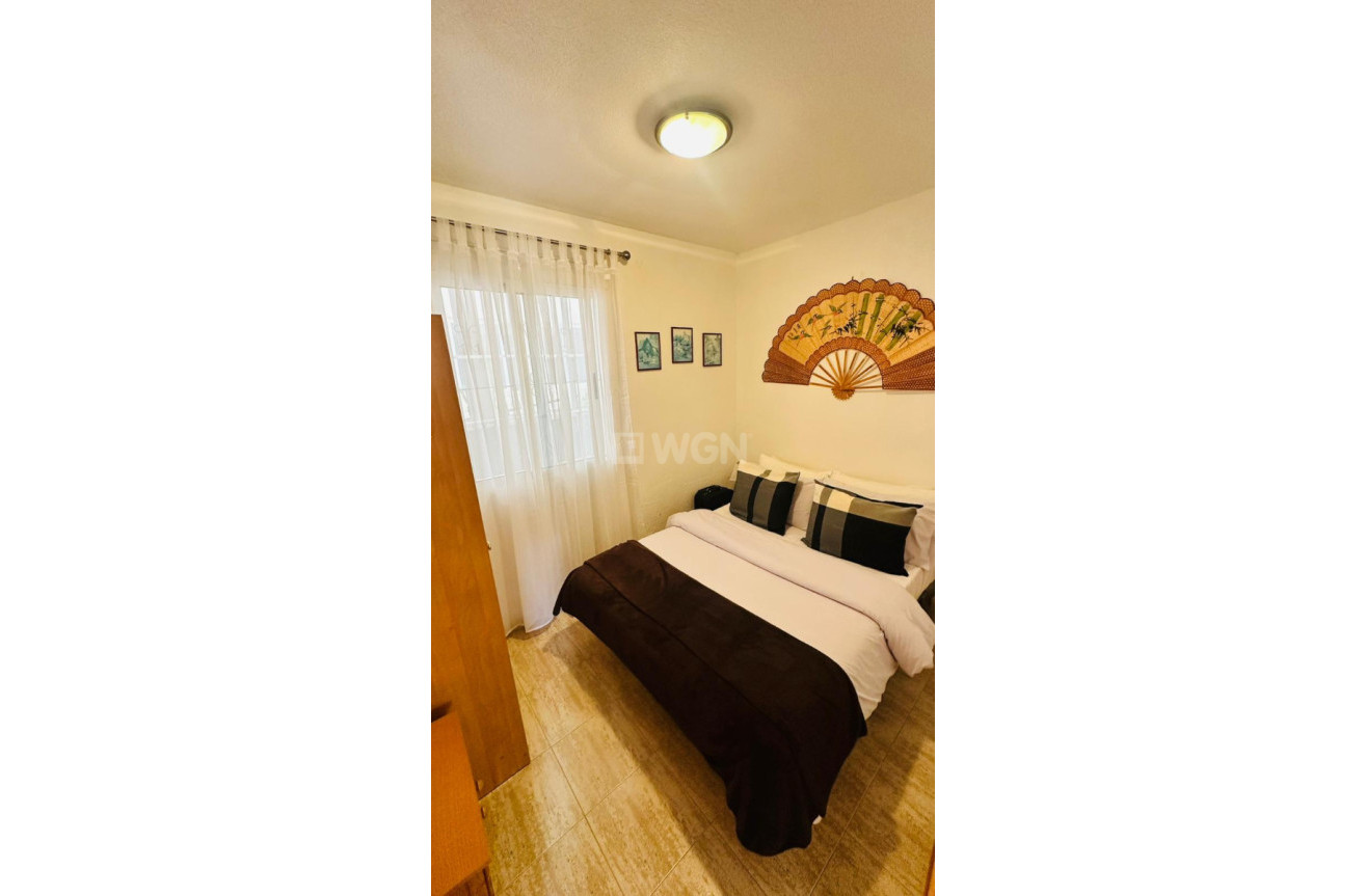 Odsprzedaż - Mieszkanie w bloku - Torrevieja - Costa Blanca