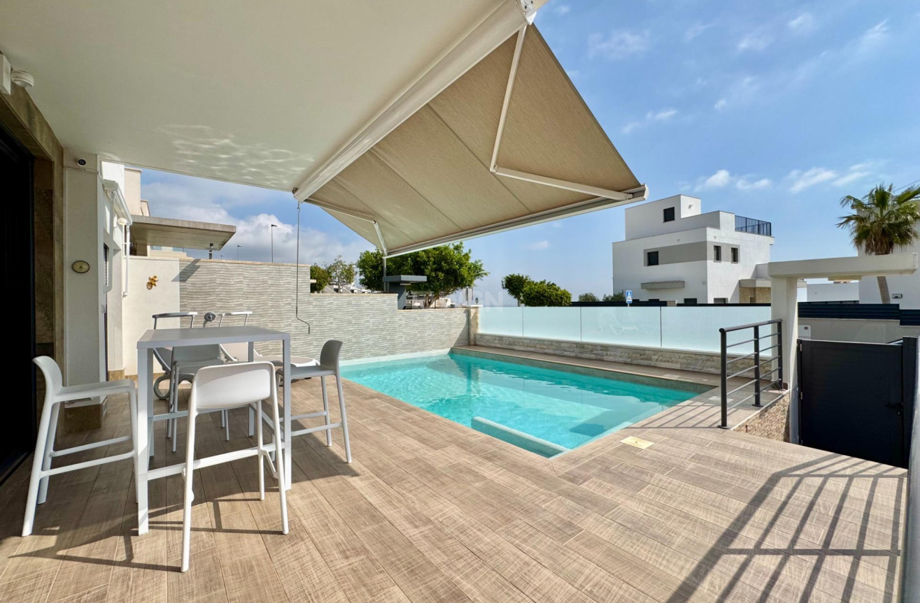 Odsprzedaż - Villa - San Miguel de Salinas - Bellavista