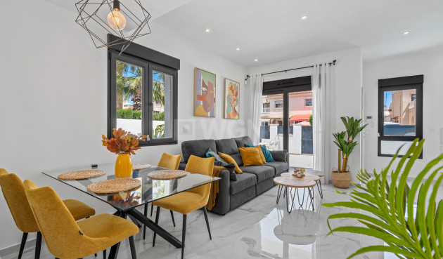 Odsprzedaż - Villa - Torrevieja - Costa Blanca