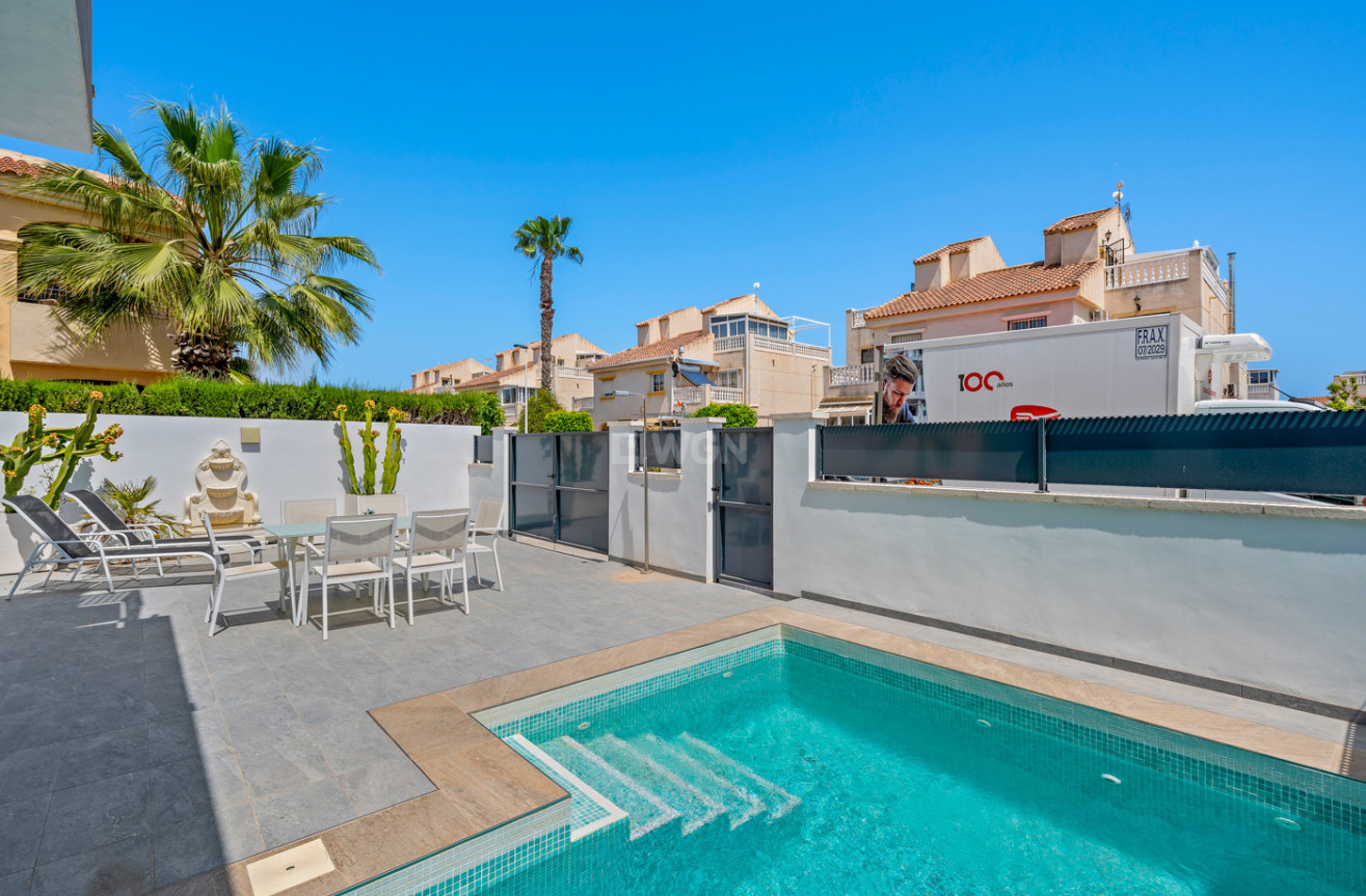 Odsprzedaż - Villa - Torrevieja - Costa Blanca