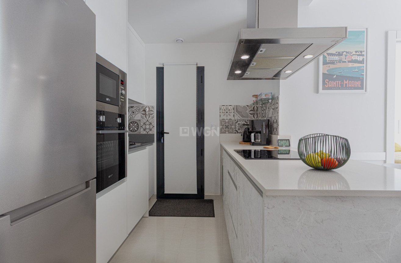 Odsprzedaż - Mieszkanie w bloku - Torrevieja - Costa Blanca