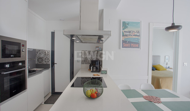 Odsprzedaż - Mieszkanie w bloku - Torrevieja - Costa Blanca