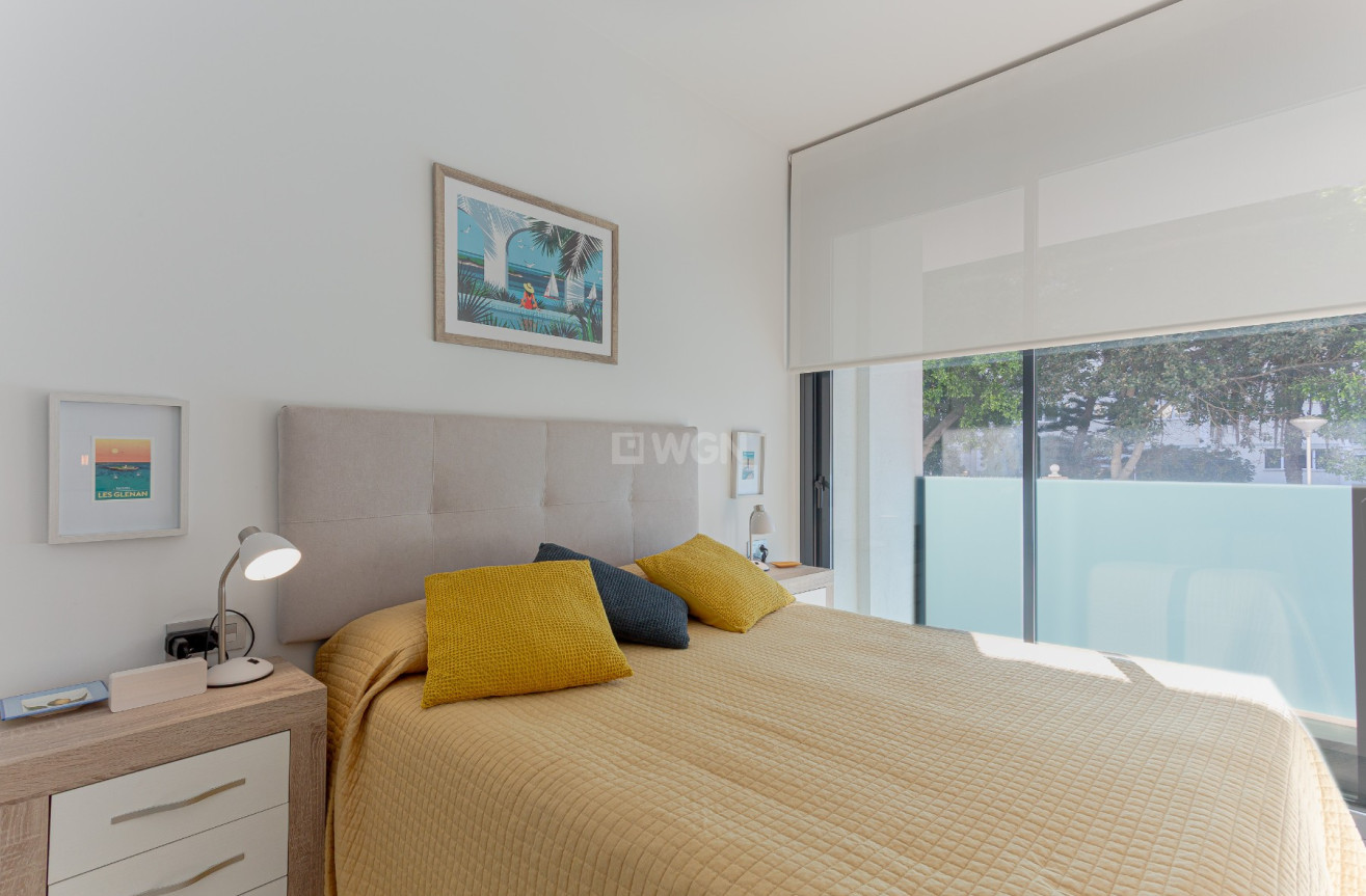 Odsprzedaż - Mieszkanie w bloku - Torrevieja - Costa Blanca