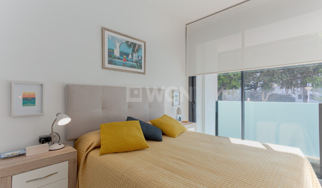 Odsprzedaż - Mieszkanie w bloku - Torrevieja - Costa Blanca