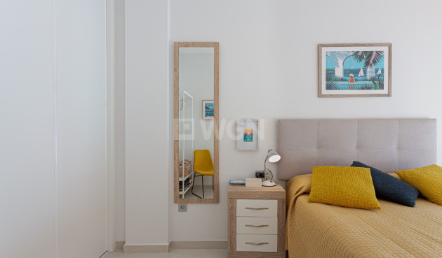 Odsprzedaż - Mieszkanie w bloku - Torrevieja - Costa Blanca