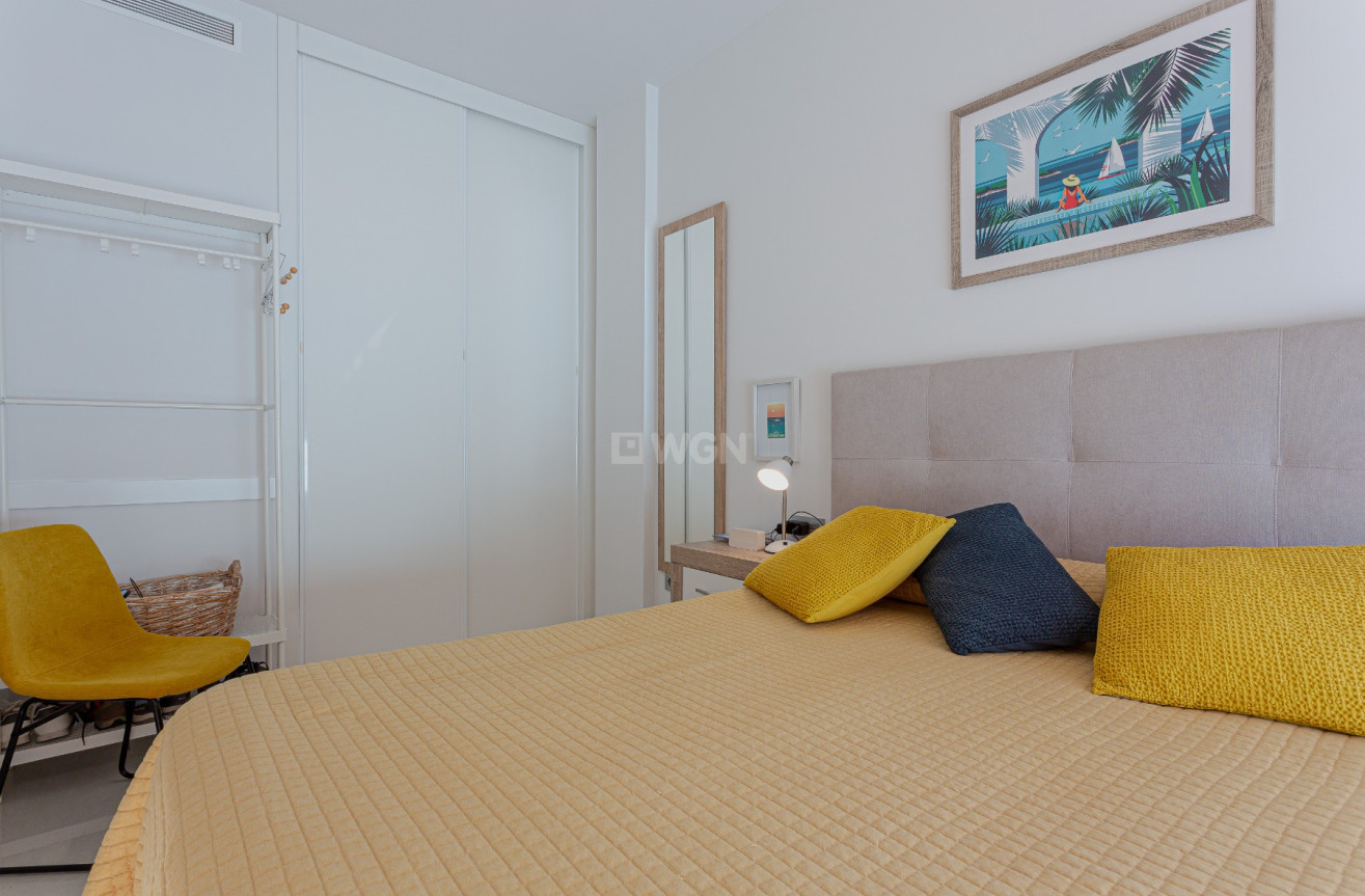 Odsprzedaż - Mieszkanie w bloku - Torrevieja - Costa Blanca