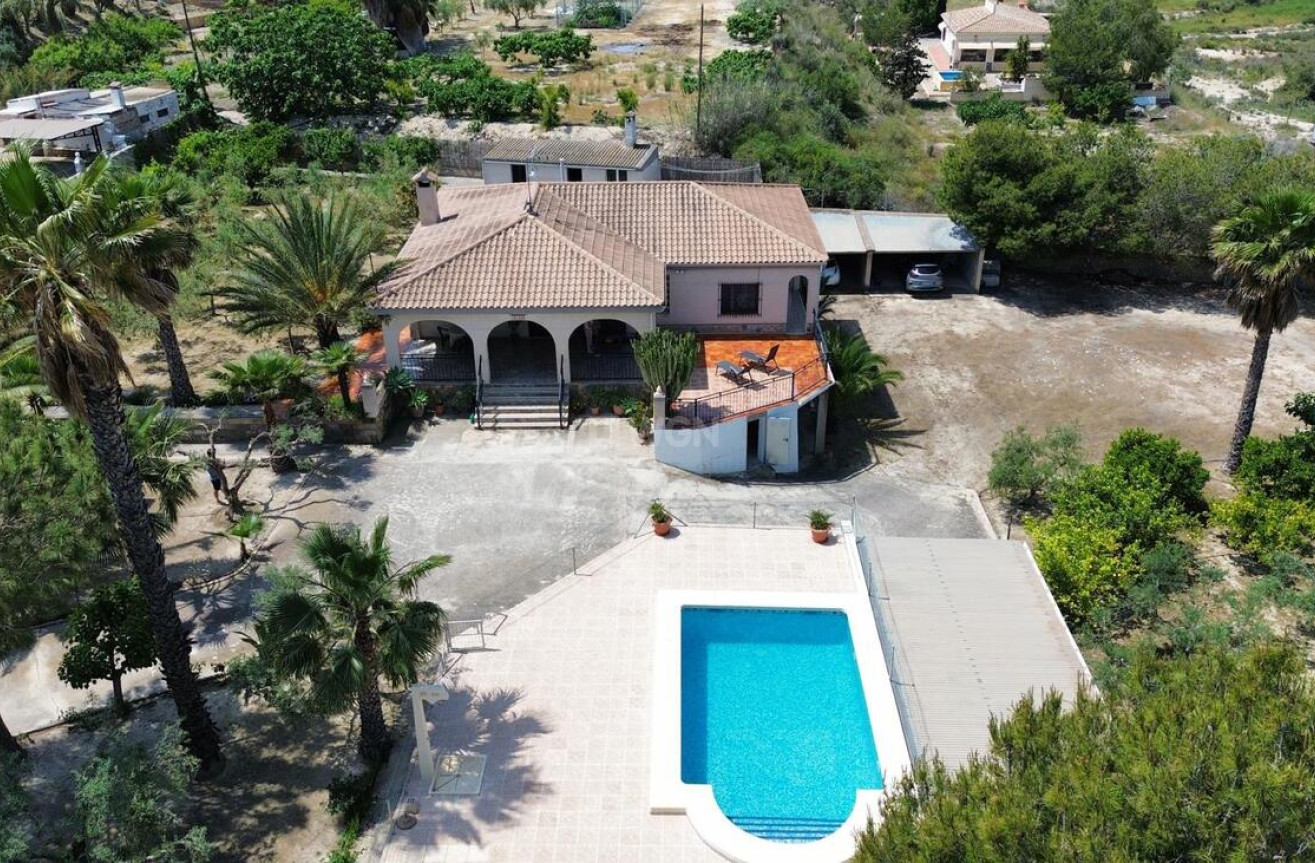 Reventa - Villa - El Rebolledo