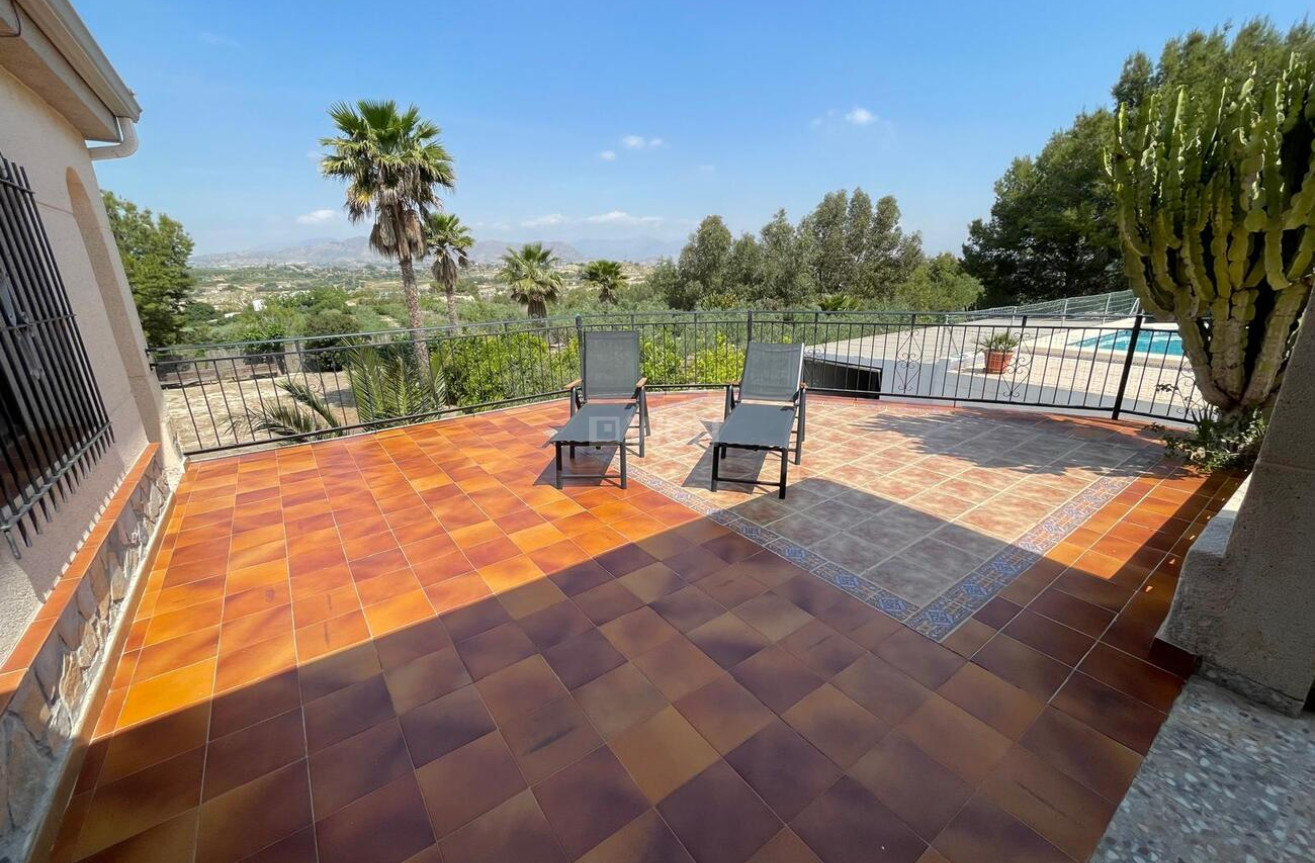 Reventa - Villa - El Rebolledo