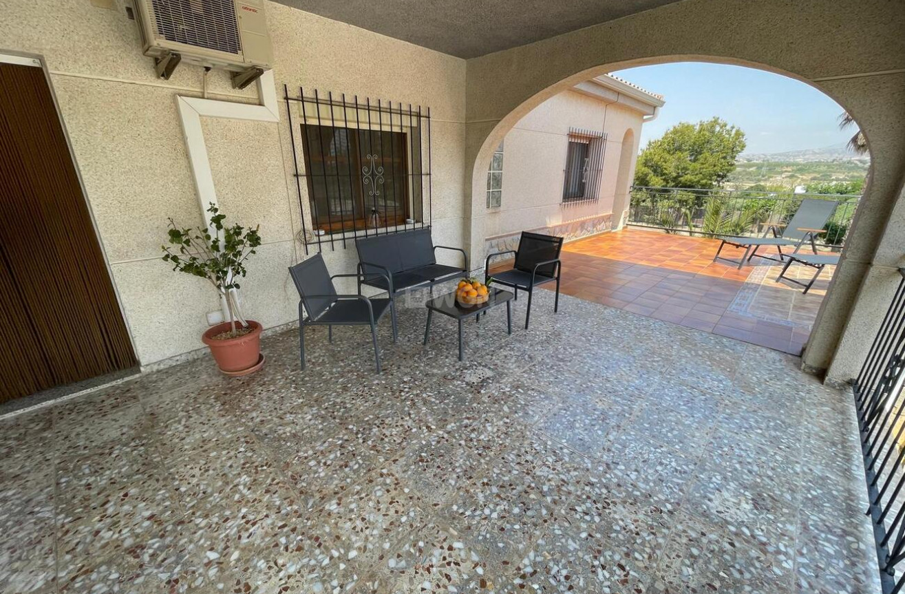 Reventa - Villa - El Rebolledo