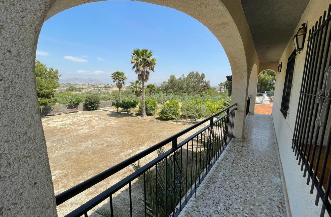 Reventa - Villa - El Rebolledo
