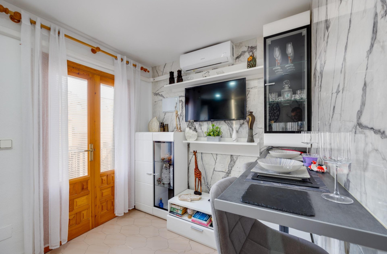Odsprzedaż - Bungalow - Torrevieja - La Siesta - El Salado - Torreta