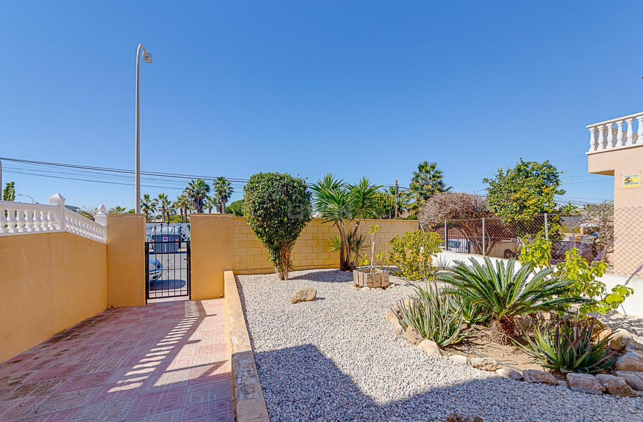 Odsprzedaż - Bungalow - Torrevieja - La Siesta - El Salado - Torreta