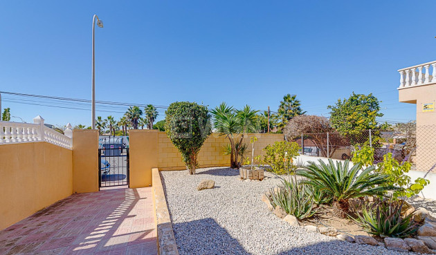 Odsprzedaż - Bungalow - Torrevieja - La Siesta - El Salado - Torreta