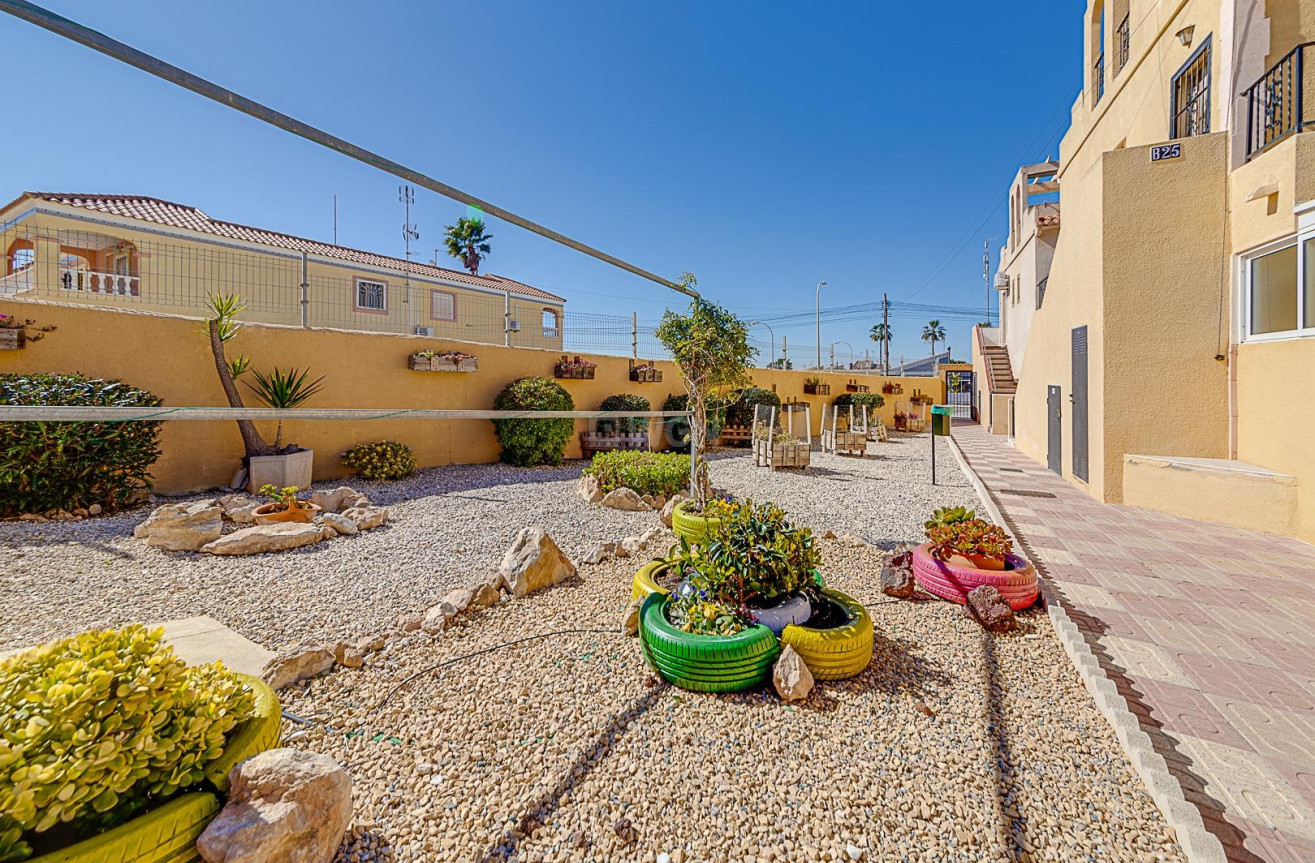 Odsprzedaż - Bungalow - Torrevieja - La Siesta - El Salado - Torreta