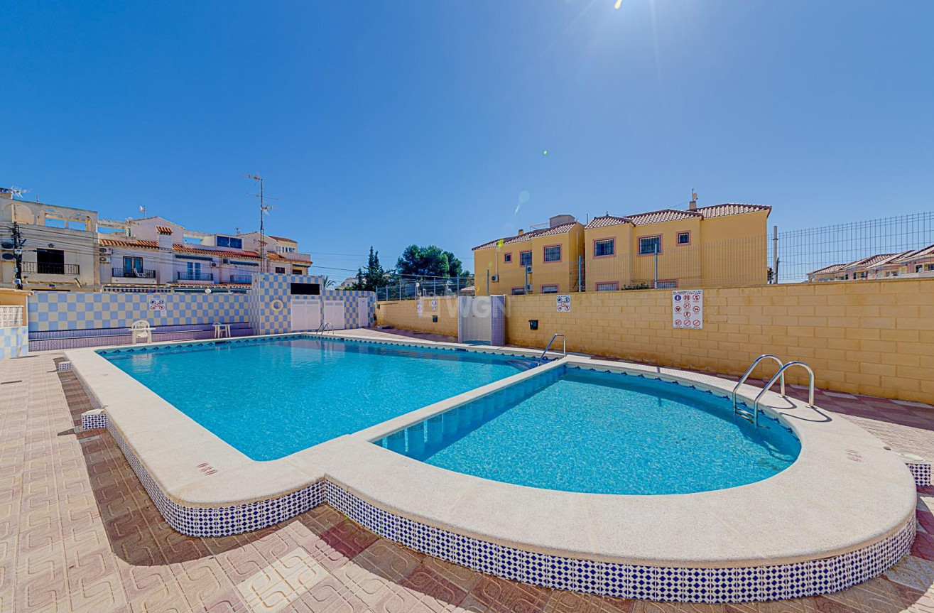 Odsprzedaż - Bungalow - Torrevieja - La Siesta - El Salado - Torreta