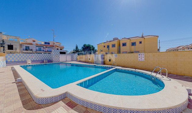 Odsprzedaż - Bungalow - Torrevieja - La Siesta - El Salado - Torreta