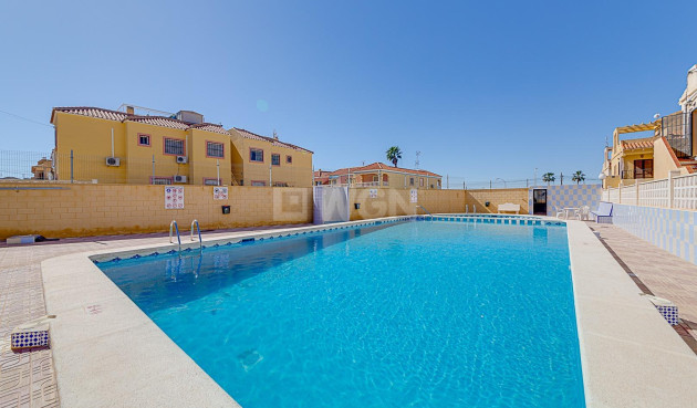 Odsprzedaż - Bungalow - Torrevieja - La Siesta - El Salado - Torreta