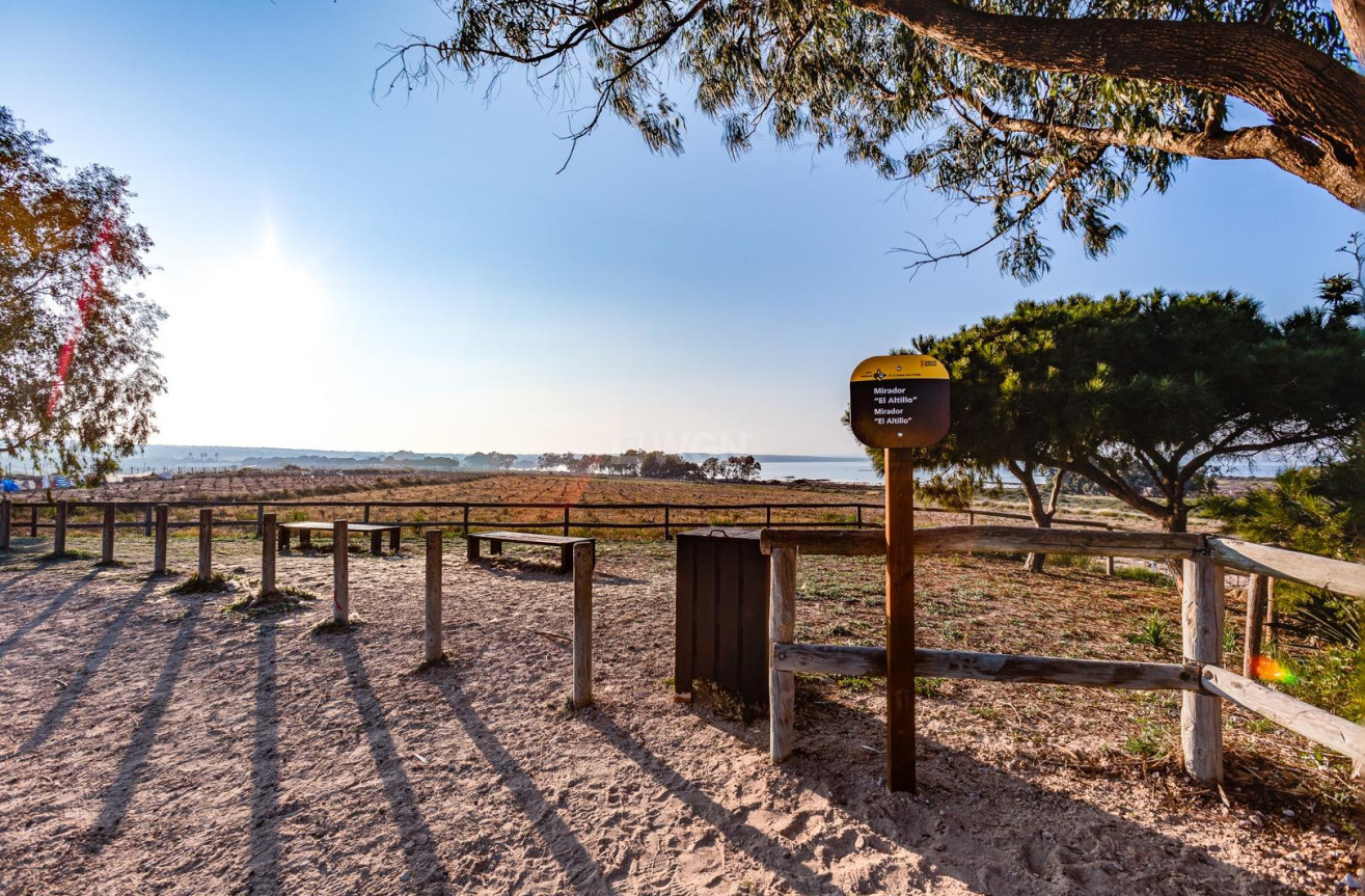 Odsprzedaż - Bungalow - Torrevieja - La Siesta - El Salado - Torreta
