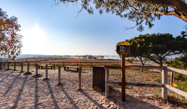 Odsprzedaż - Bungalow - Torrevieja - La Siesta - El Salado - Torreta