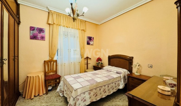 Odsprzedaż - Mieszkanie w bloku - La Mata - Costa Blanca
