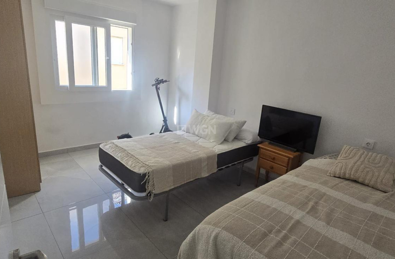 Odsprzedaż - Mieszkanie w bloku - Torrevieja - Acequion