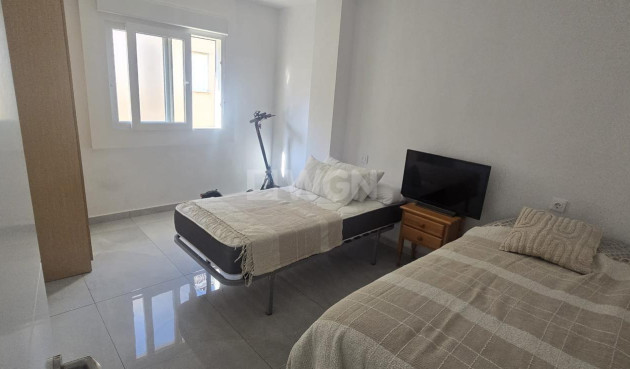 Odsprzedaż - Mieszkanie w bloku - Torrevieja - Acequion