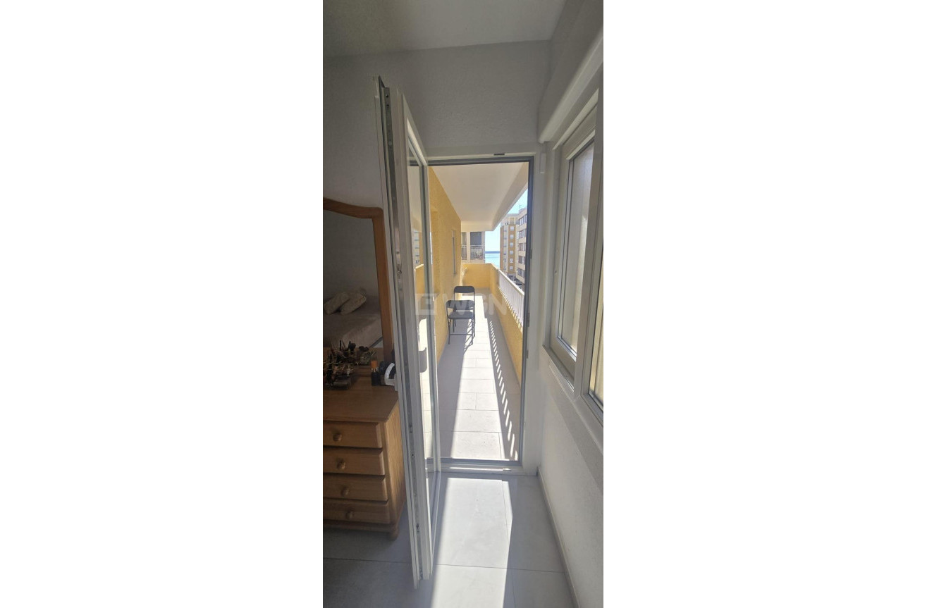 Odsprzedaż - Mieszkanie w bloku - Torrevieja - Acequion