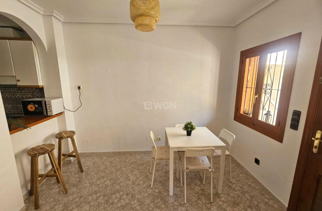 Odsprzedaż - Bungalow - Orihuela Costa - Playa Flamenca
