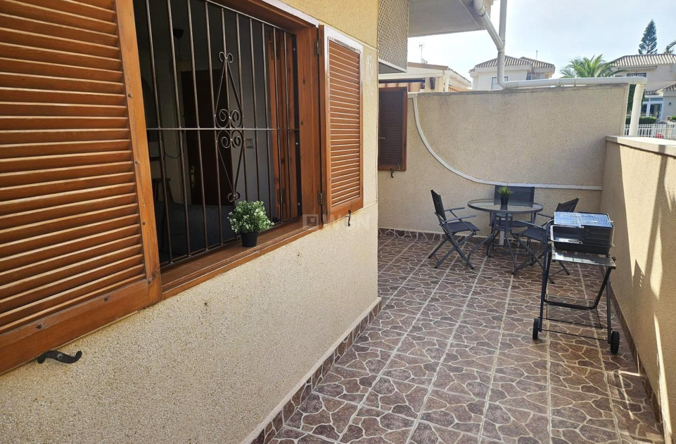 Odsprzedaż - Bungalow - Orihuela Costa - Playa Flamenca
