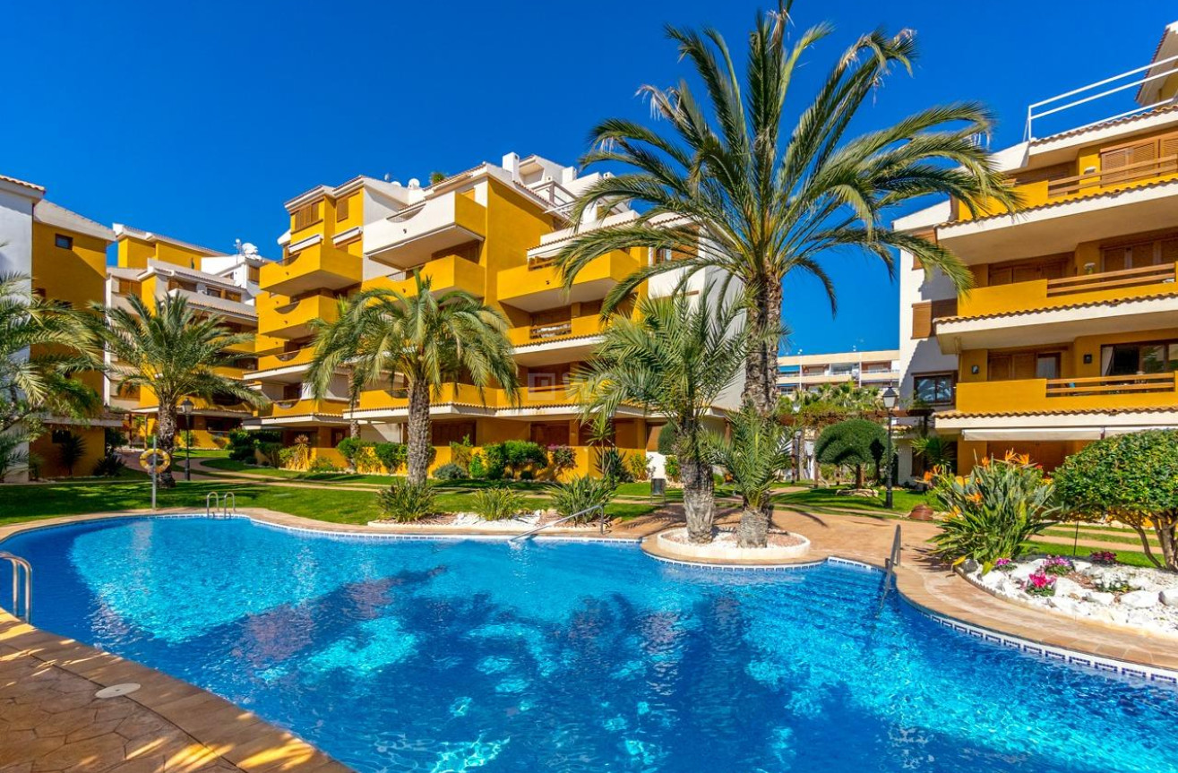 Odsprzedaż - Mieszkanie w bloku - Torrevieja - Punta Prima
