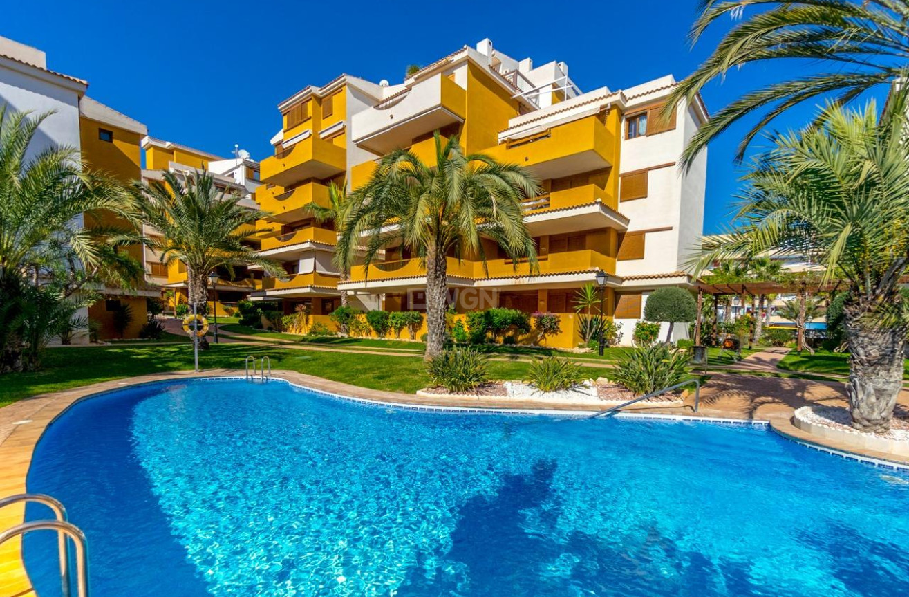 Odsprzedaż - Mieszkanie w bloku - Torrevieja - Punta Prima
