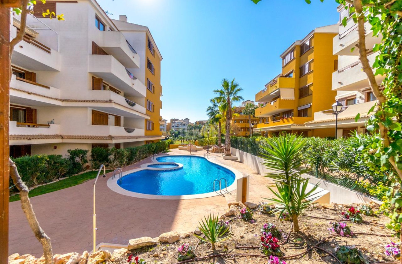 Odsprzedaż - Mieszkanie w bloku - Torrevieja - Punta Prima