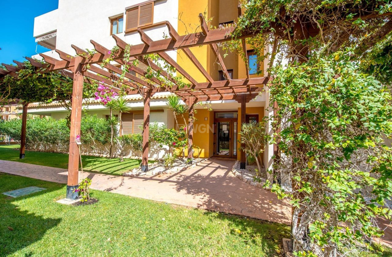 Odsprzedaż - Mieszkanie w bloku - Torrevieja - Punta Prima
