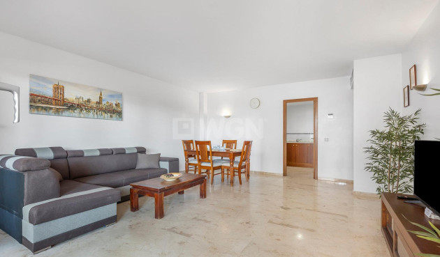 Odsprzedaż - Mieszkanie w bloku - Torrevieja - Punta Prima