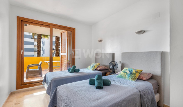 Odsprzedaż - Mieszkanie w bloku - Torrevieja - Punta Prima