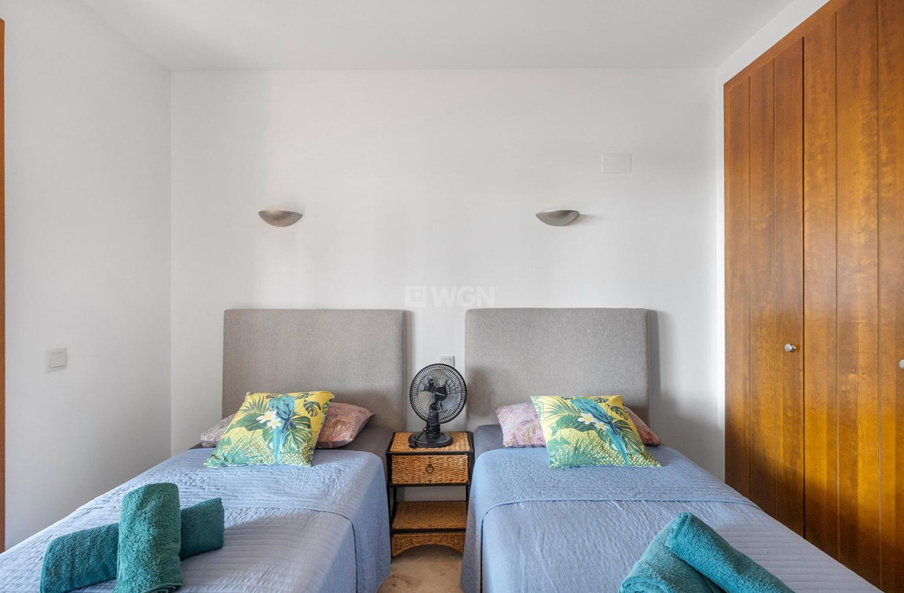 Odsprzedaż - Mieszkanie w bloku - Torrevieja - Punta Prima