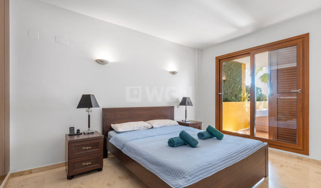 Odsprzedaż - Mieszkanie w bloku - Torrevieja - Punta Prima