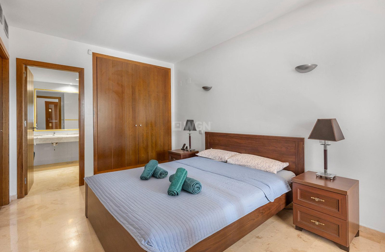 Odsprzedaż - Mieszkanie w bloku - Torrevieja - Punta Prima